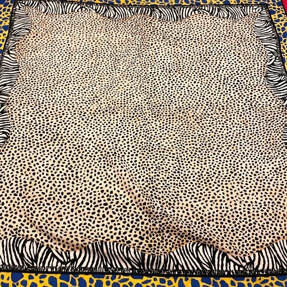 Vintage Semeley Scarf 45 x 45 Inch Made in Turkey - Picture 6 of 16